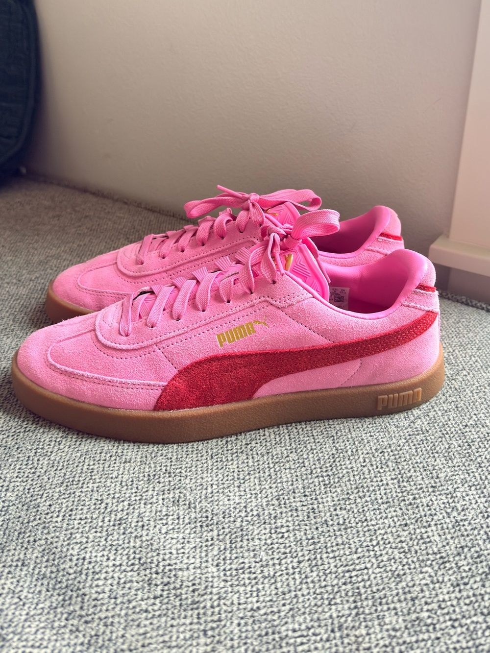 PUMA Club Era ll suede pink/red with gum sole sneakers women’s size 9